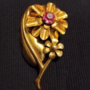 Vintage Brass Flower brooch